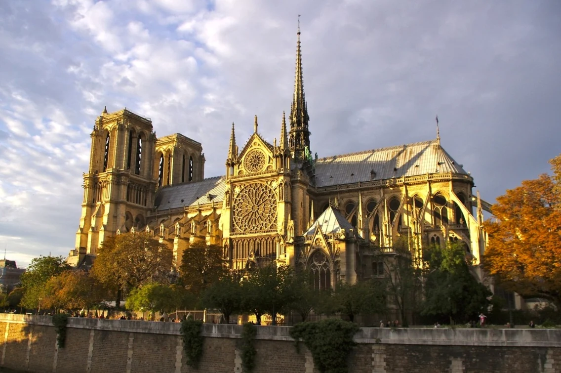 Catedrala Notre Dame din Paris înainte de devastatorul incendiu Foto archdaily com