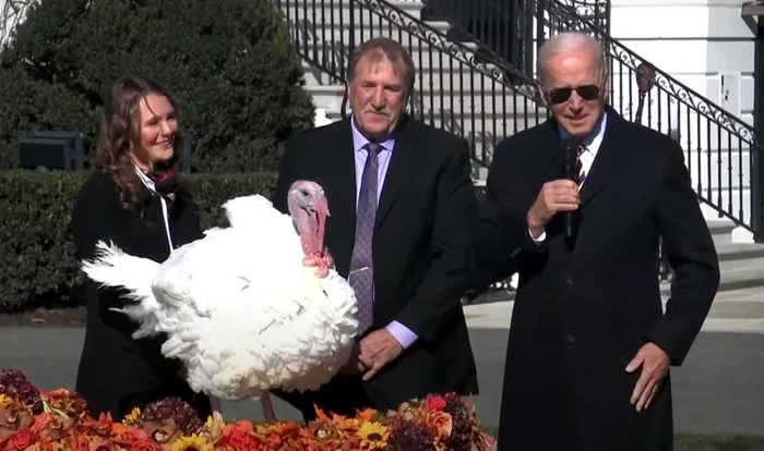 Joe Biden a graţiat, înainte de Ziua Recunoştinţei, doi curcani. Foto: captură video