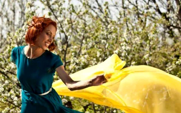 Aliona Moon şi-a filmat videoclipul într-o livadă din apropierea Chişinăului. FOTO: facebook