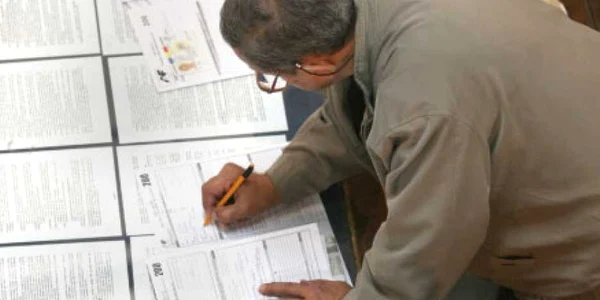 Tot mai multe societăţi comerciale plătesc angajaţii în regim de PFA pentru a evita contribuţiile sociale mari 
