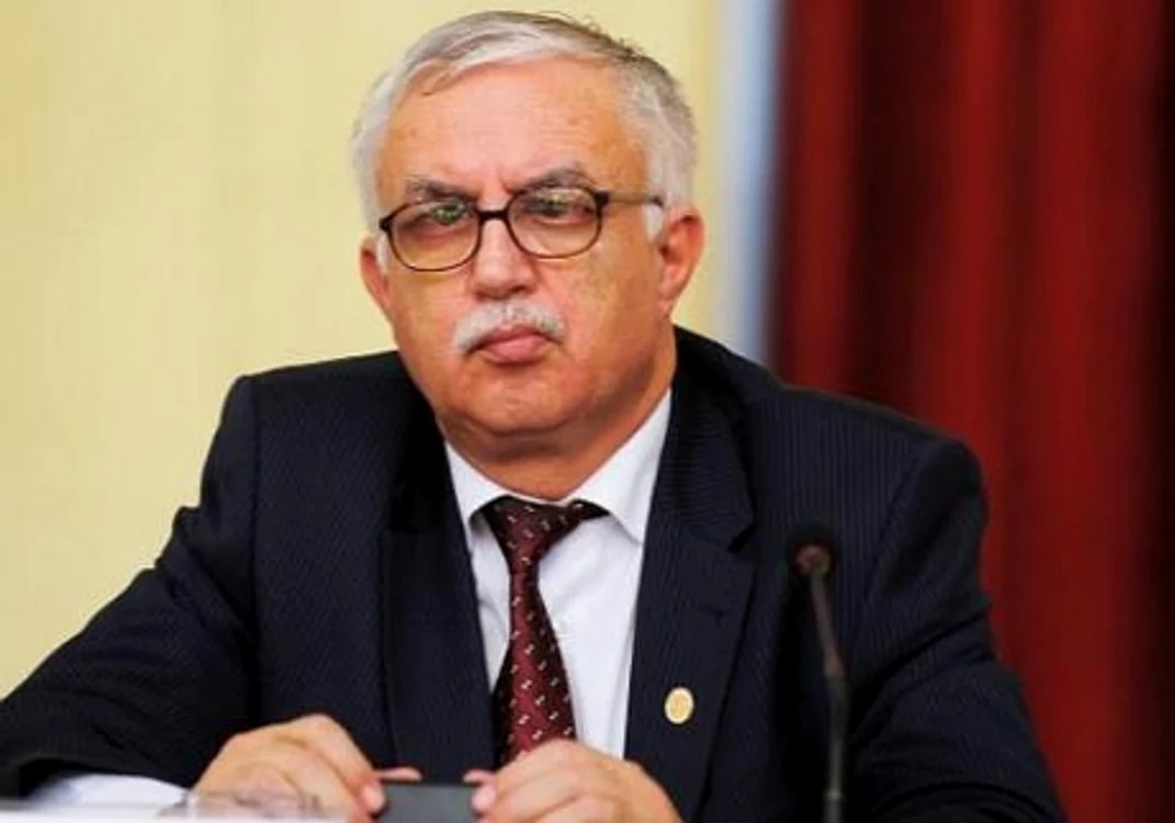 
    Augustin Zegrean spune că președintele poate prelungi starea de urgență  