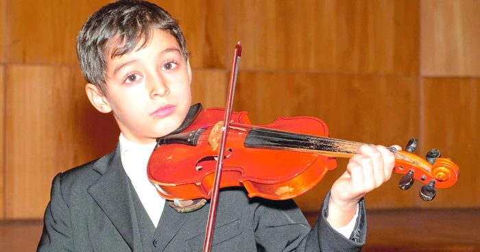 Talentul lui Angelo Năstase a fost recunoscut la concursul „Micul Paganini“