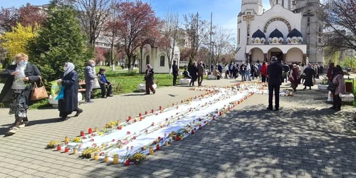 crucea de flori foto primaria hunedoara