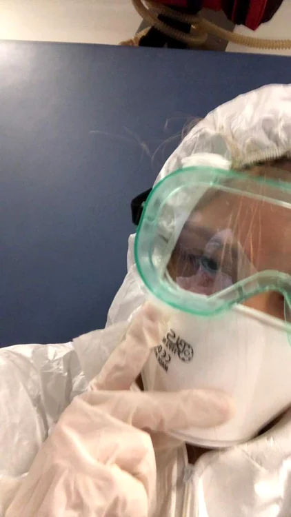 Fata primarului de la Deva a fost luată ieri seară cu ambulanța, fiind infectată cu coronavirus