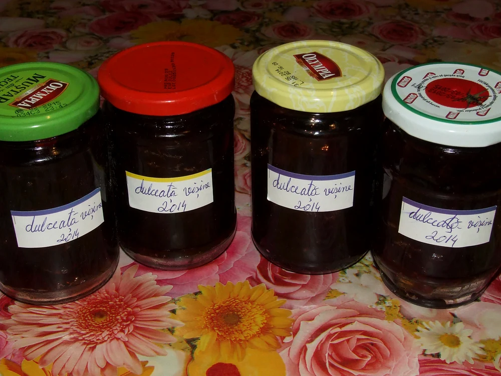 
    Dulceaţă de vişine  