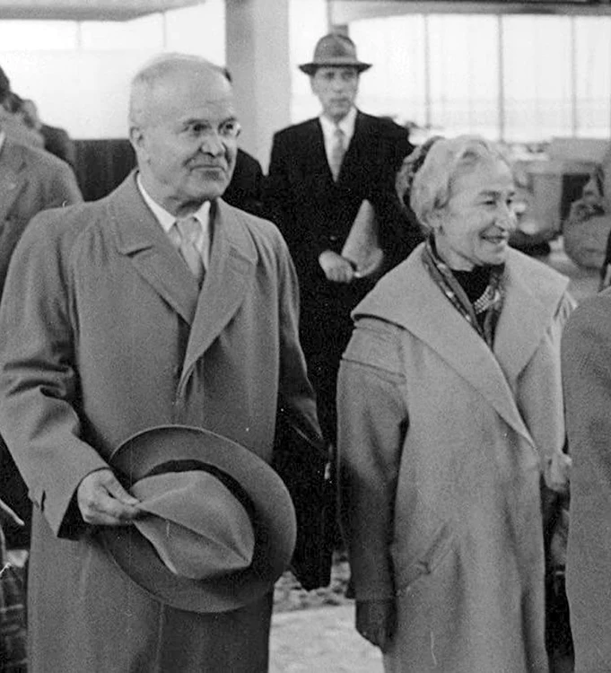 Molotov, alături de soția sa, Polina Jemciujina, în 1960 (© Wikimedia Commons)