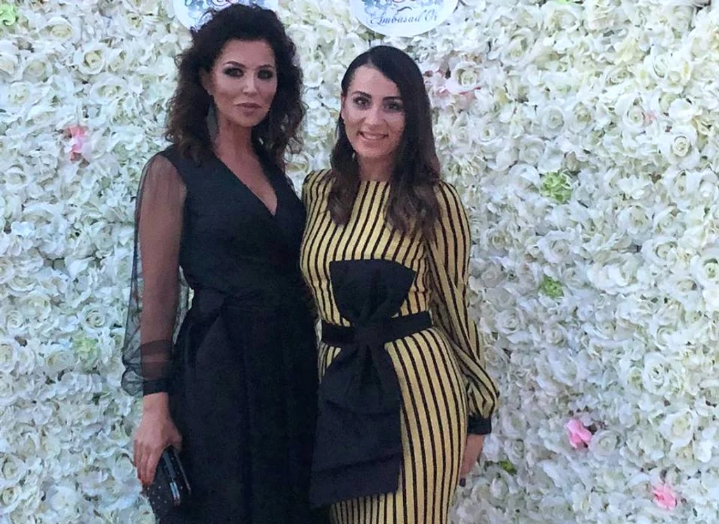 
    Știrista deschide un magazin cu haine pentru ocazii speciale, împreună cu creatoarea de modă Nicoleta Negură   