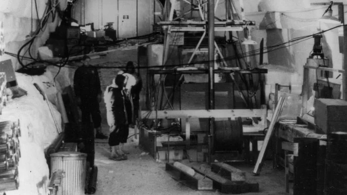 Camp Century, o bază americană.