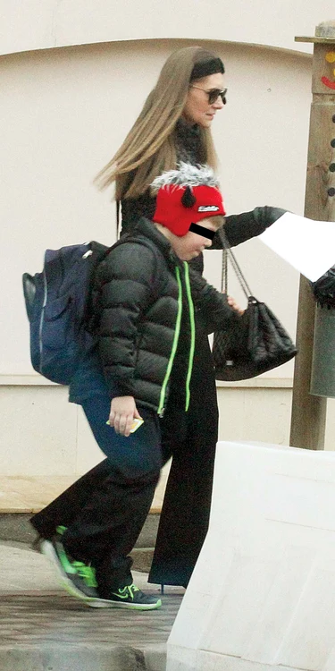 Romaniţa Iovan şi fiul ei Albert (8 ani)