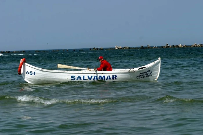 Un salvamar a fost agresat de iubitul unei turiste
