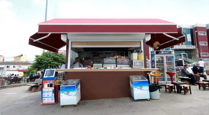 Rulotă fast-food SURSĂ Primăria Municipiului Iaşi