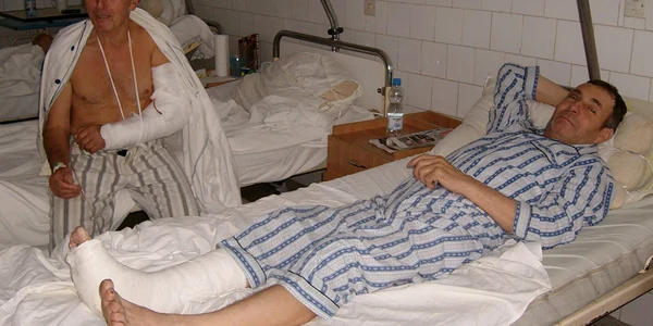 Ploieşti: Într-o singură zi peste 60 de adulţi au ajuns de urgenţă la spital cu mâini şi picioare rupte