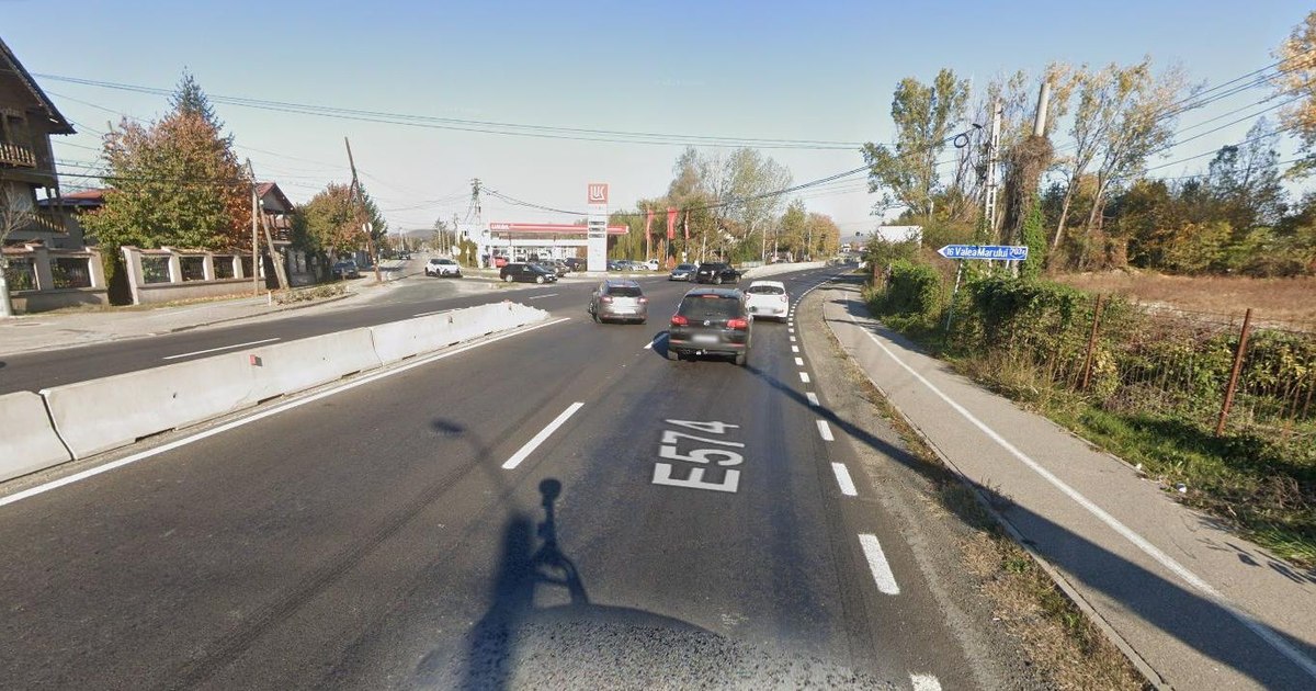 Traficul sufocant pe drumurile noastre rămâne nerezolvat din cauza unor noi întârzieri.