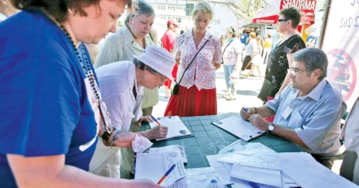 Cetăţenii UE care pot iniţia o propunere legislativă trebuie să aibă drept de vot   