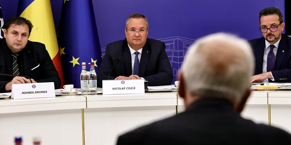 Nicolae Ciuca si Daniel Sandru FOTO gov jpg