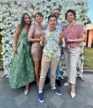 Cristi Brancu, prezentatorul emisiunii "Exclusiv VIP" de la Prima TV, a fost și el premiat aseară 