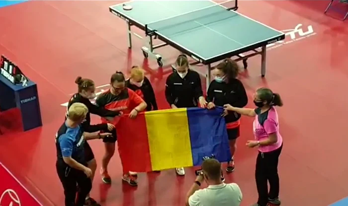 Echipa feminină U19 a României la tenis de masă, campioană europeană FOTO captură video Facebook Federaţia Română de Tenis de Masă