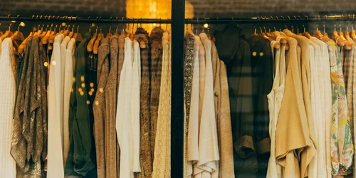 Descopera care sunt culorile anului 2024 in materie de moda   Completeaza ti garderoba cu nuante in tendinte jpg