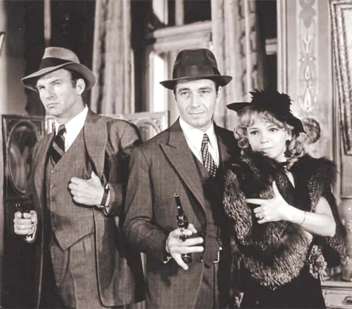 
    Luni, de la ora 23.00,  la Antena 1, se va  difuza filmul “Un  comisar acuză”, cu  Aimée Iacobescu şi  Sergiu Nicolaescu  în rolurile principaleFoto: Click!  