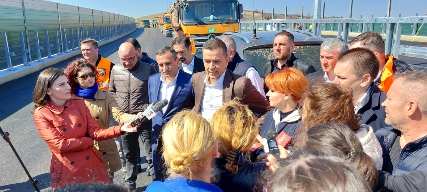 Ministrul Grindeanu a anunţat când se poate circula pe primii 18,5 km din primul drum expres construit în România FOTO: Adevărul