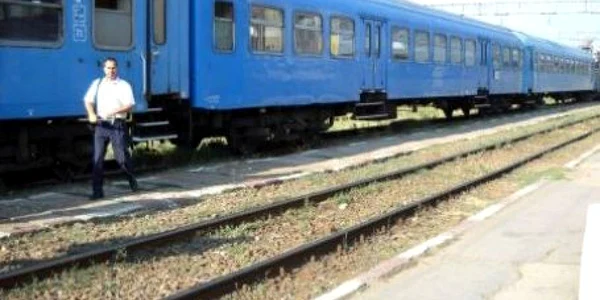 Călătorii au aşteptat în vagoane ore in şir