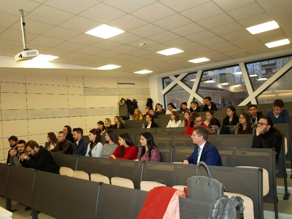 Anul universitar urmează să înceapă la 1 octombrie