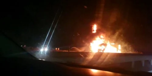 TIR în flăcări pe A1