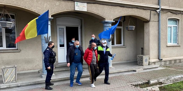 Sofer prins dupa ce a fugit de la locul accidentului Pestera foto IPJ