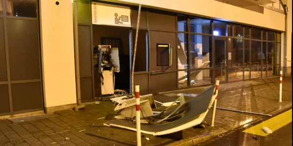 bancomat aruncat in aer elvetia foto blick