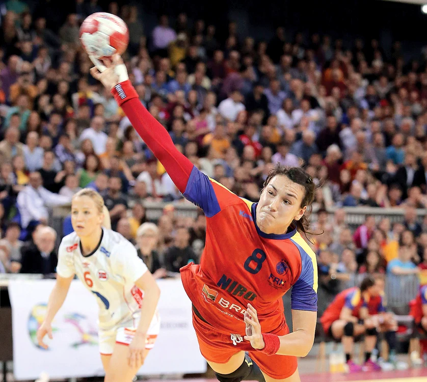 
    Cristina Neagu, cea mai  valoroasă handbalistă  a lumii, are un singur  obiectiv: o medalie  olimpică  