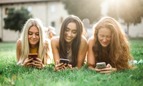 De ce ne atrag atat de mult retelele sociale  3 explicatii de la psihologi jpg