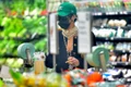 rihanna shopping2 jpeg