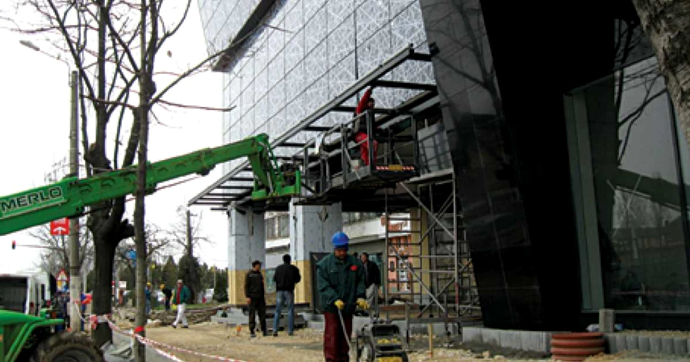Deschiderea mall-ului a dus la stabilizarea ratei şomajului în Arad