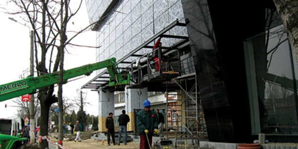 Deschiderea mall-ului a dus la stabilizarea ratei şomajului în Arad