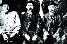 Wyatt Earp, o viaţă de westman, de o parte şi de cealaltă a legii jpeg
