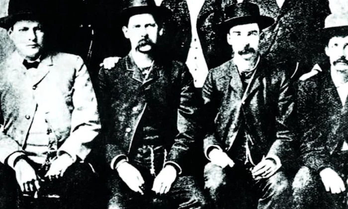 Wyatt Earp, o viaţă de westman, de o parte şi de cealaltă a legii jpeg