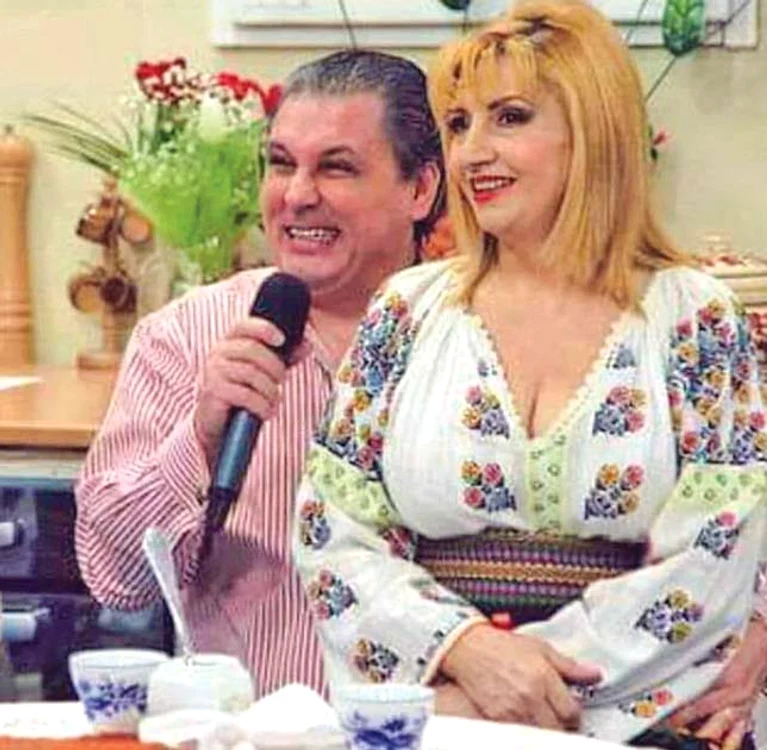 Ileana Ciuculete, alături de băieţii ei, Cristi şi Mugurel, în copilărie