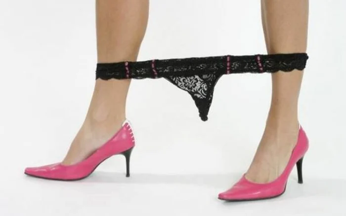 
    Chiloţii tanga din materiale sintetice te predispun la infecţii vaginaleclickpentrufemei.ro  