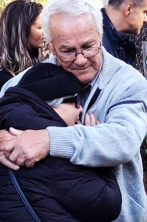 Mama Ronei Hartner, în lacrimi la mormântul artistei / Foto: Click!