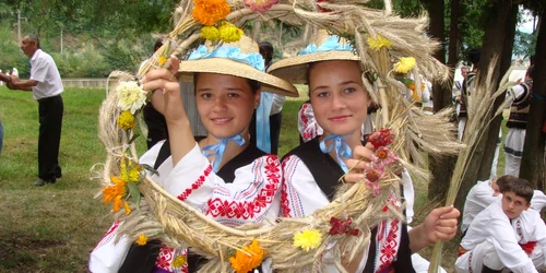 Râmnicenii sunt invitaţi de 1 Mai la serbarea câmpenească de la Malul Alb