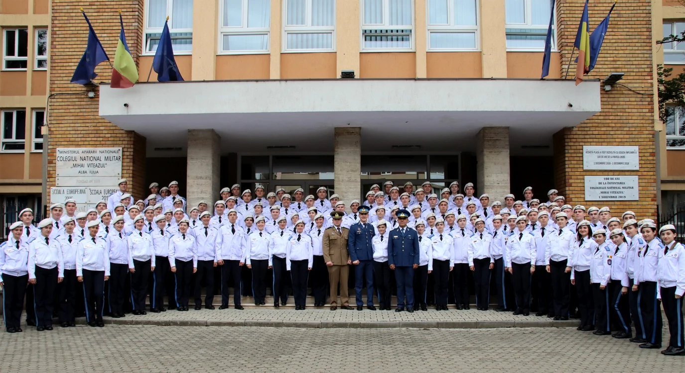 Absolvenți ai Colegiului Național Militar din Alba Iulia FOTO Facebook