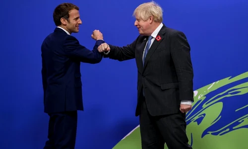 7 emmanuel macron vs boris johnson un clovn 4 jpg jpeg