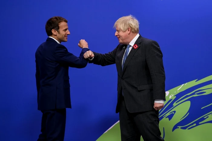 7 emmanuel macron vs boris johnson un clovn 4 jpg jpeg