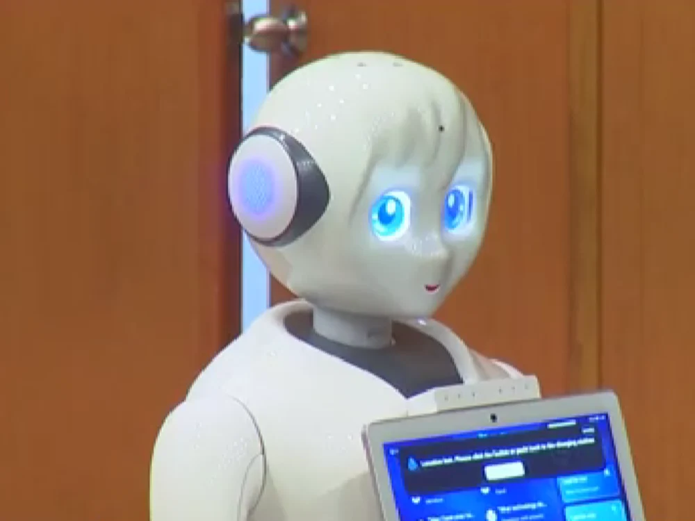 O universitate particulară din România a inaugurat primul centru de inteligență artificială din țară. „Trebuie să ne adaptăm vremurilor”