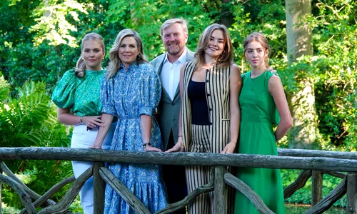Prințesa Amalia, Regina Maxima, Regele Willem Alexander, Prințesa Arianne, Prințesa Alexia la Palatul Huis Ten Bosch, 2025   Familia Regală olandeză jpg