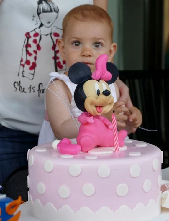 Maria, fetiţa lui Ellie White, a împlinit un an