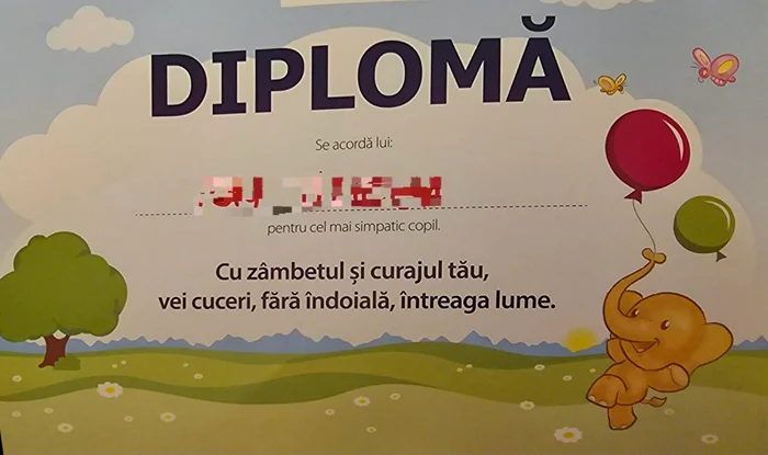 Diplomă primită de copii născuți înainte de termen care au participat la eveniment