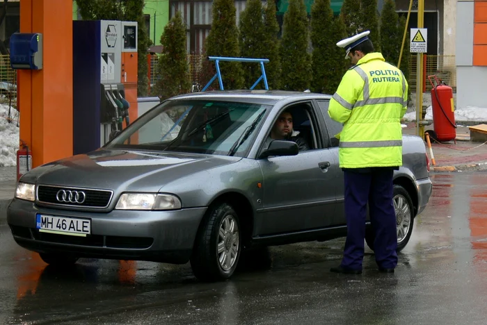 Poliţiştii de la Rutieră îi "vânează" pe şoferii care au consumat alcool.Foto arhiva Corina Macavei