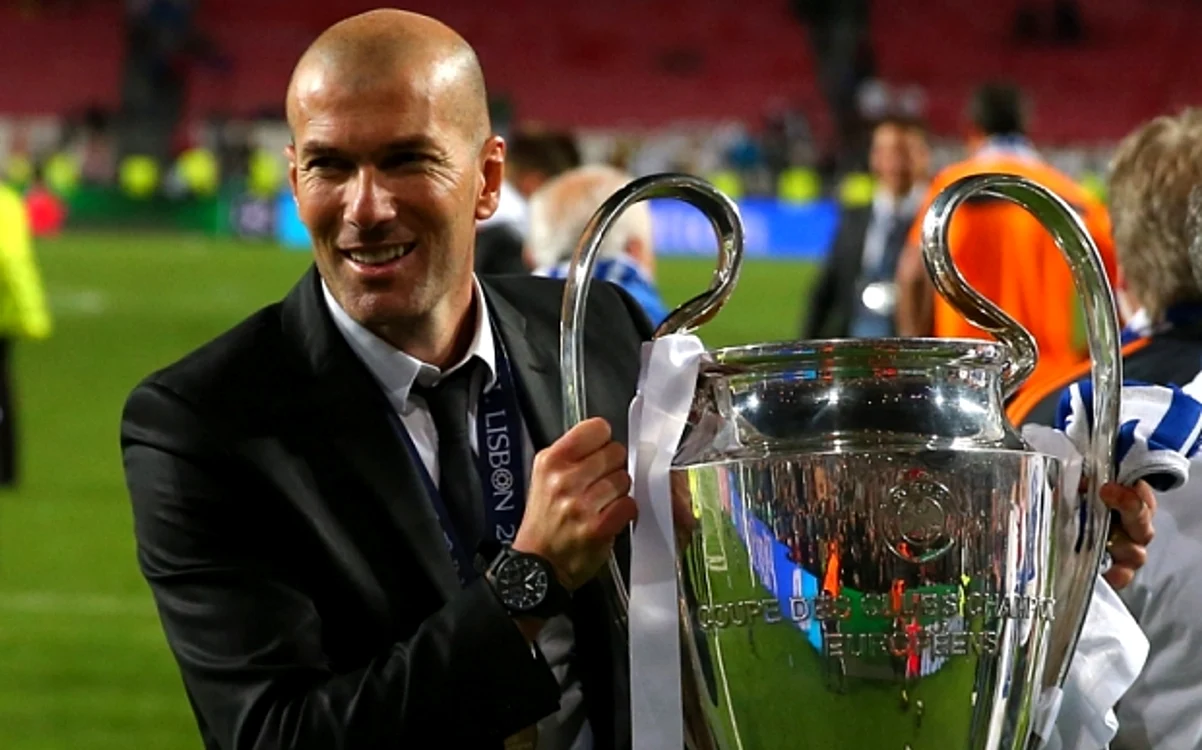 
    Zinedine Zidane anunţat că pleacă de la Real Madrid, la scurt timp după ce a cucerit Liga CampionilorFoto Click!  