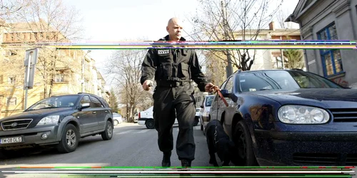Pirotehniştii au intervenit după alarma cu bombă 
